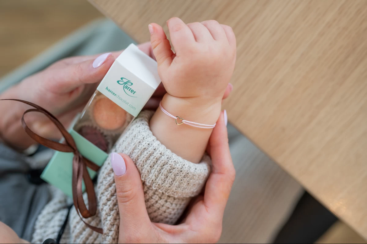 Kontúr Baba Szív Sárga Arany 14K Fonalas Karkötő