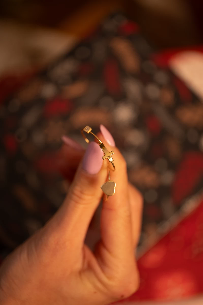 1 Cirkónia Féldrágaköves Arany Gyűrű