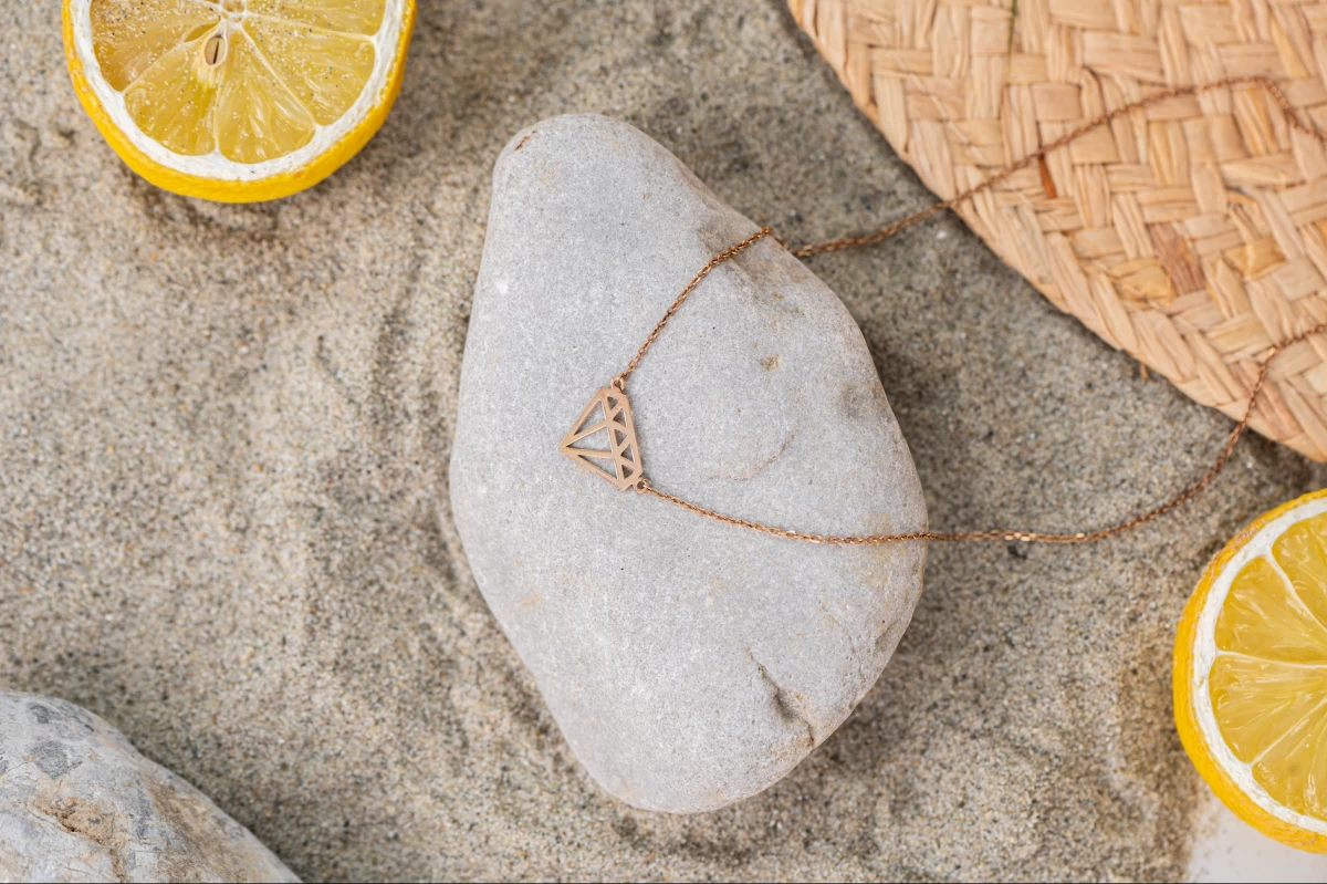 Kontúr Gyémánt Vörös Arany Nyaklánc