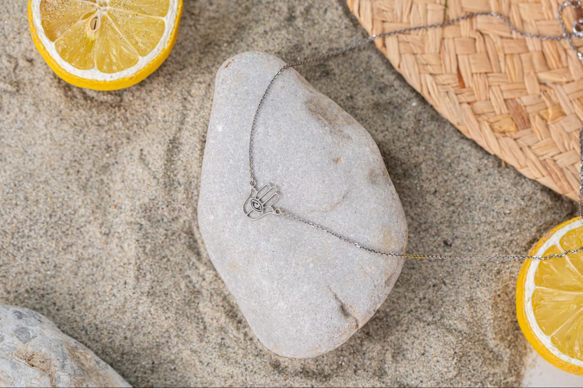 Fatima Vörös Arany Nyaklánc