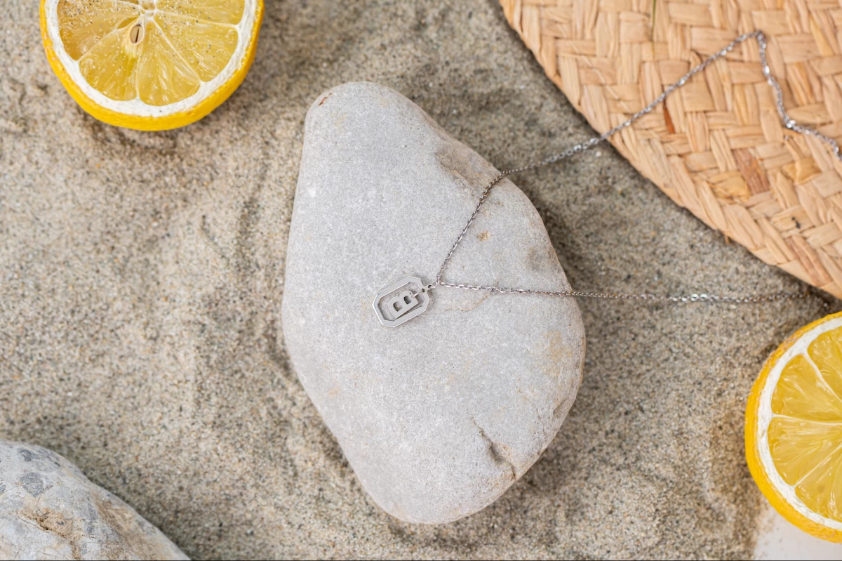 Betű Keretben Fehér Arany 14K Nyaklánc