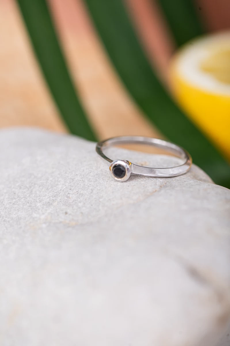 Fekete Brill Köves Button Fehér Arany 14K Gyűrű