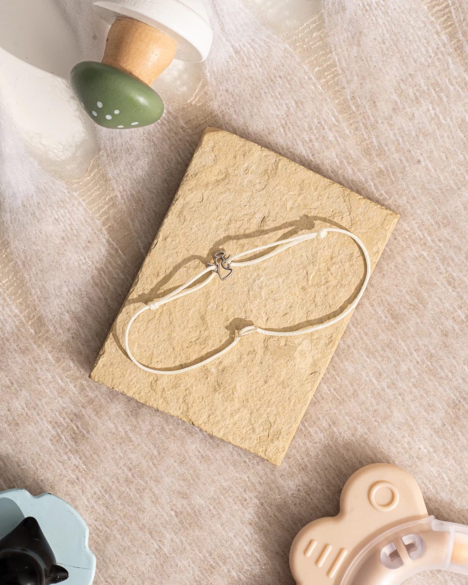 Kontúr Angyal Glóriával Baby Fehér Arany 14K Fonalas Karkötő