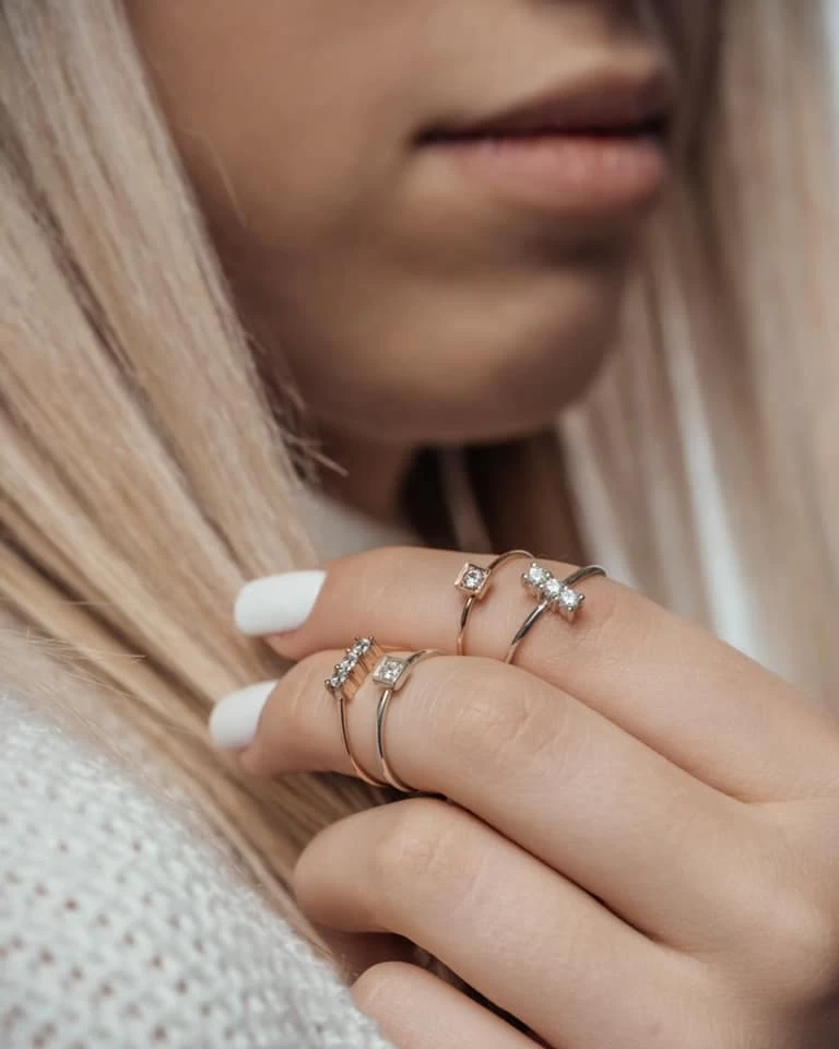 Cirkónia Féldrágaköves Arany Gyűrű