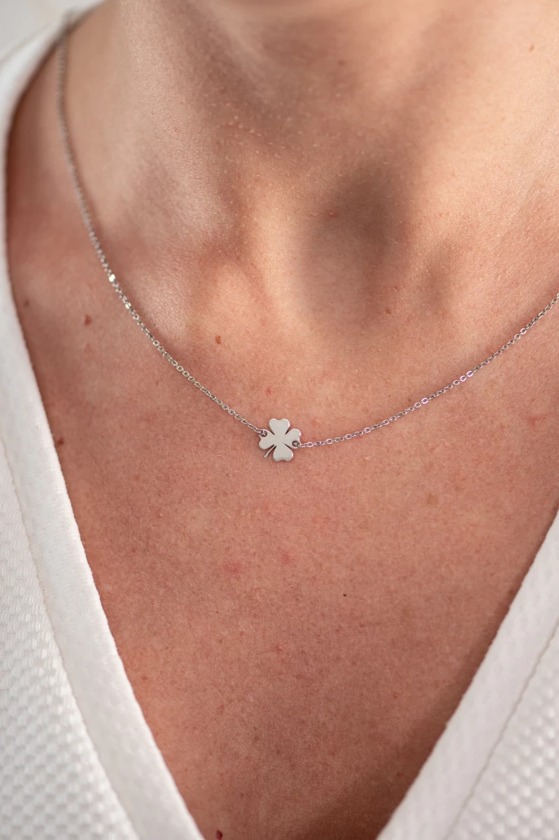 Lóhere Fehér Arany Nyaklánc