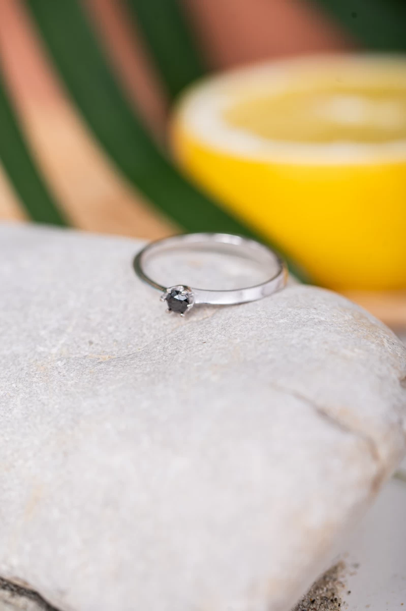 Fekete Brill Köves Fehér Arany 14K Gyűrű