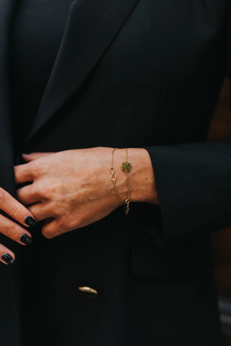 Végtelen Szerelem Vörös Arany Karkötő