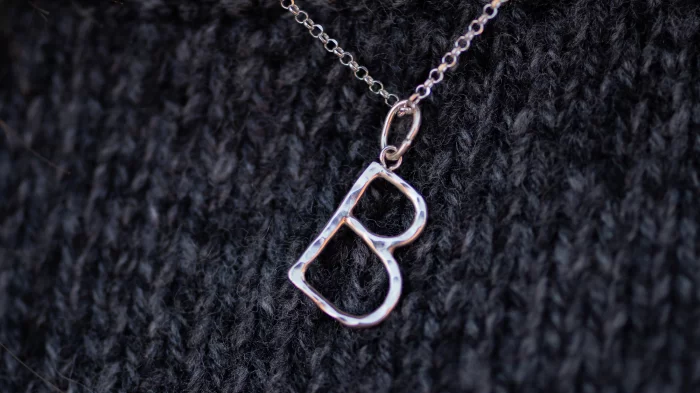Betű nyaklánc